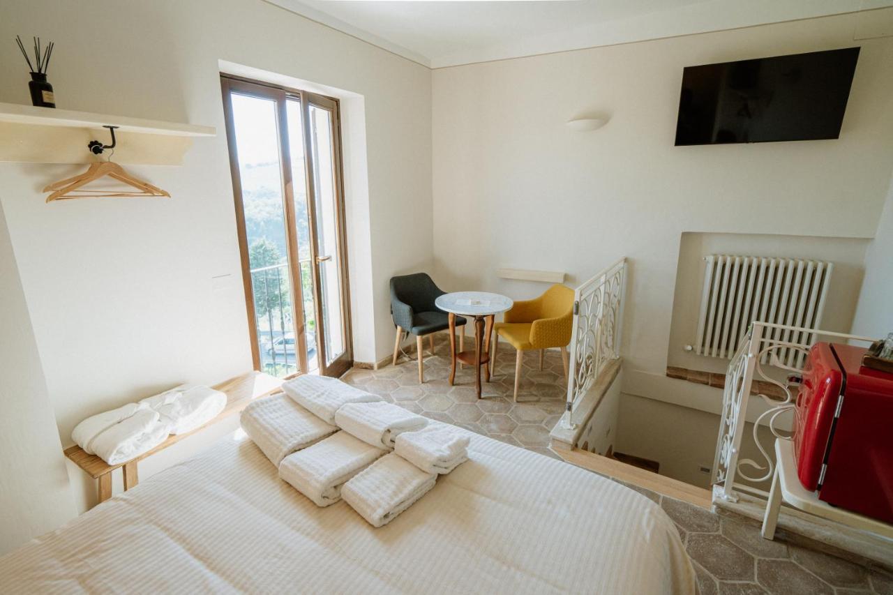 Bed and Breakfast La Casa Delle Api Оффида Экстерьер фото