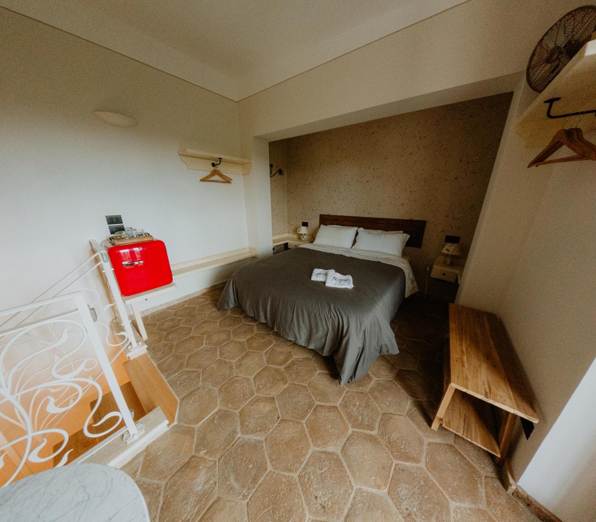 Bed and Breakfast La Casa Delle Api Оффида Экстерьер фото